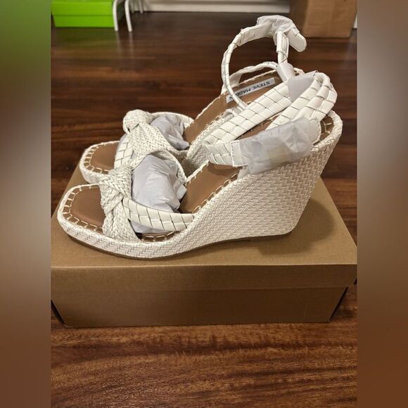 STEVE MADDEN Jylan Wedge Sandal in White *New In Box - Picture 4 of 10